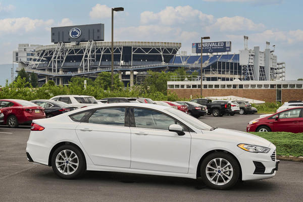 Mid-size Sedan fleet rental